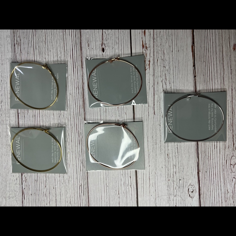 Renewal Teardrop Bangles * New